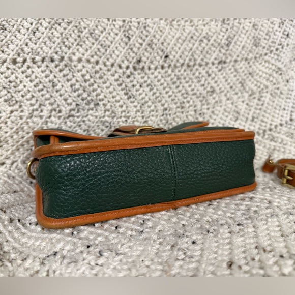 Vintage Dooney and Bourke Medium East and West Flap crossbody - Picture 4 of 7